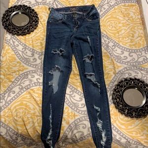 💚💚10% OFF Distressed jeans💚💚